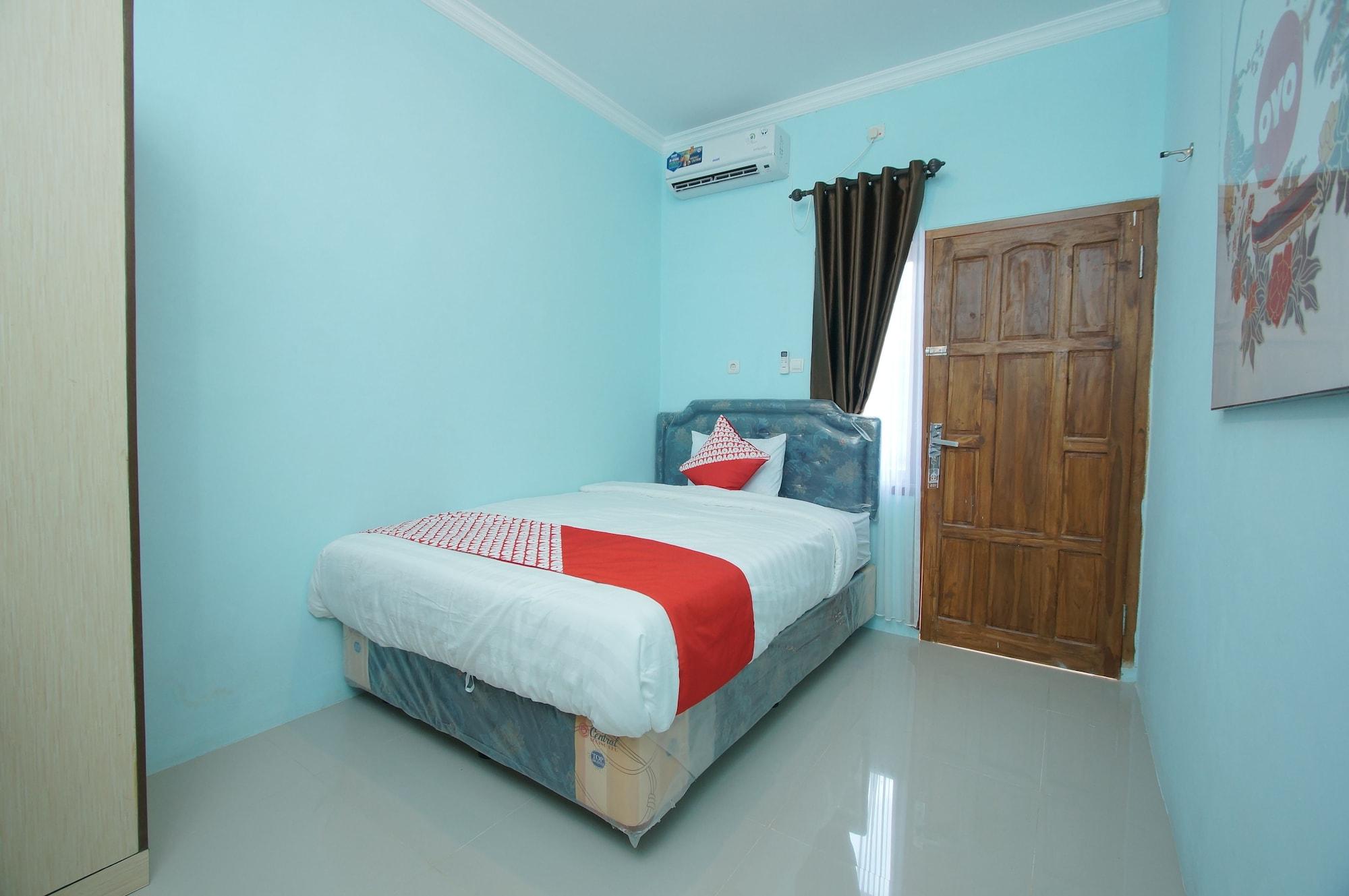 Oyo 347 Bayang Brothers Guest House Yogyakarta Exterior foto